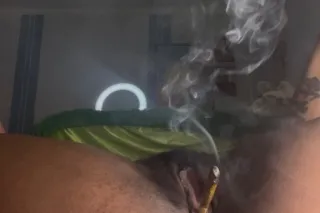 🍃🔥⛽Smoking Stoner Baddie 420 Experience 👣🚽🧴🍑🍒💩🧤Fetish Queen 👑 FaceTime & Custom Videos 🎞🎬🔥💨 Fetish Friendly PHONE Fun 🤩 📲💦 - Image 1